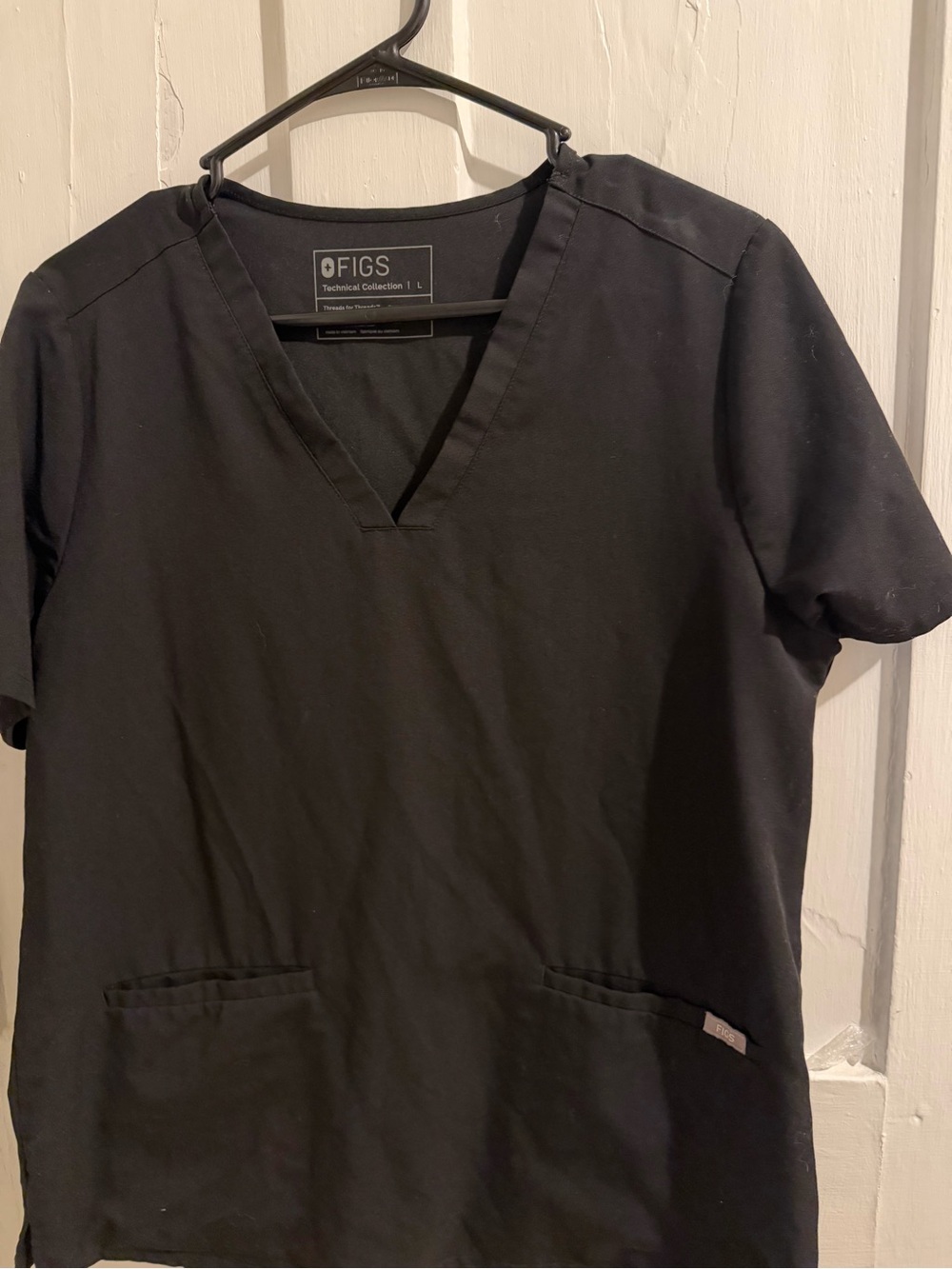 FIGS Black V-Neck Short Sleeve Scrub Top